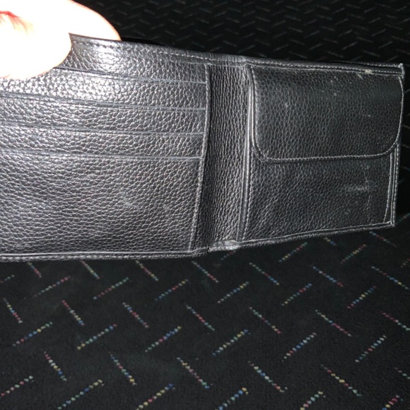 Mens Longchamp leather wallet - Picture 2 of 3